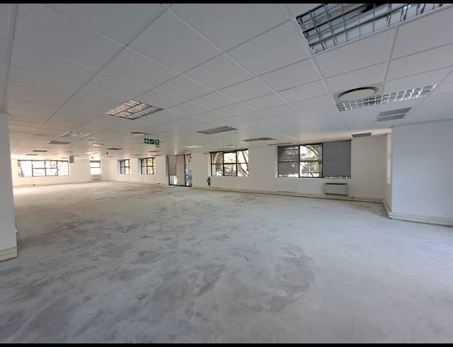 1,575M² OFFICE TO LET IN ILLOVO